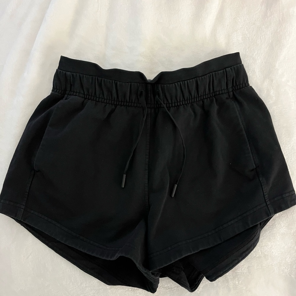 EUC Lululemon Inner Glow 3” Short Black Size 4